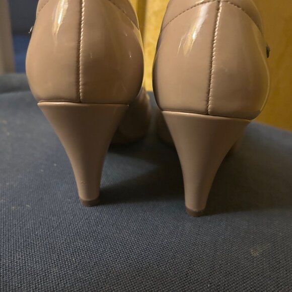 Andiamo pumps Beige patent leather low block  heel ex condition sz  7.5 - Picture 6 of 6